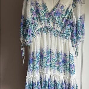 Taylor White and Purple Floral Long Sleeve Dress short thru the knee